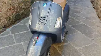 Vespa GTS 300 Touring ABS (2017 - 19) usata