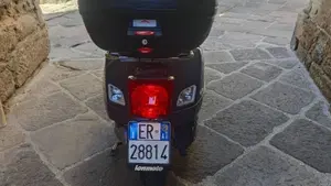 Vespa GTS 300 Touring ABS (2017 - 19)  (4)