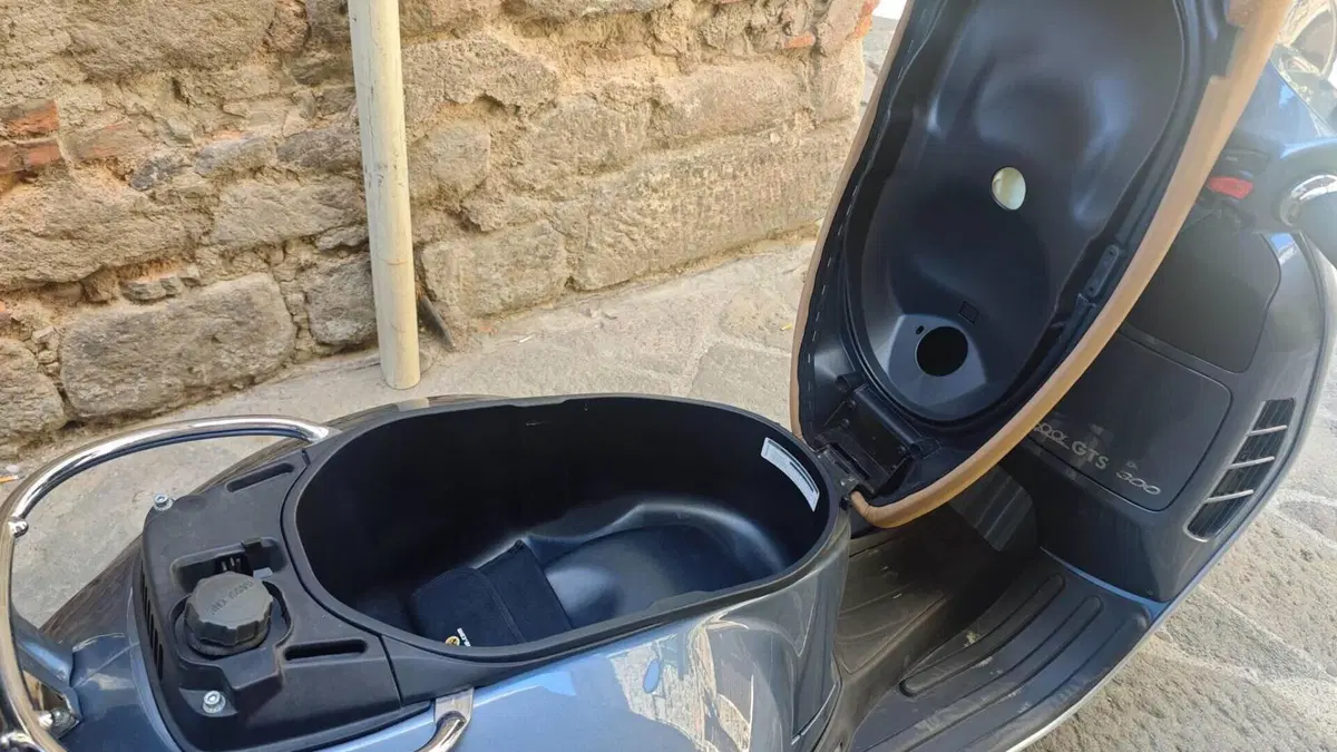Vespa GTS 300 Touring ABS (2017 - 19)  (6)