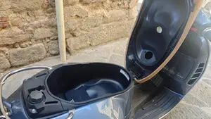 Vespa GTS 300 Touring ABS (2017 - 19)  (6)