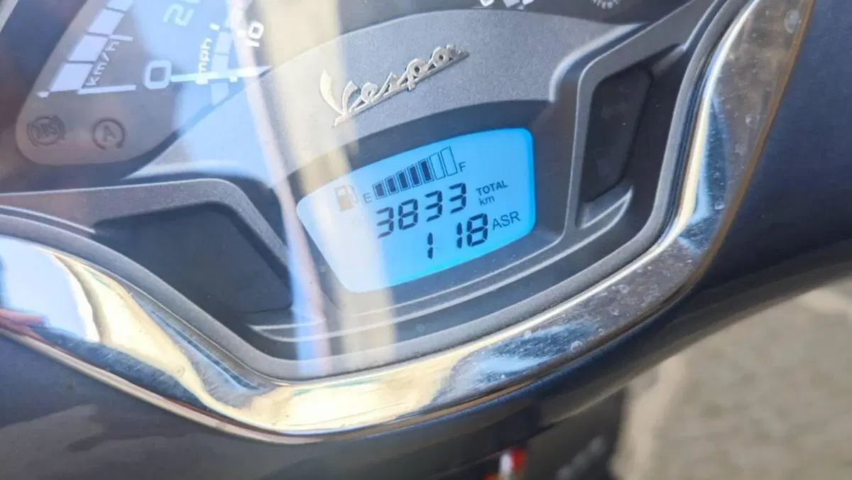 Vespa GTS 300 Touring ABS (2017 - 19)  (7)