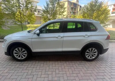 Volkswagen Tiguan 1.6 TDI SCR Business BlueMotion Technology (4)