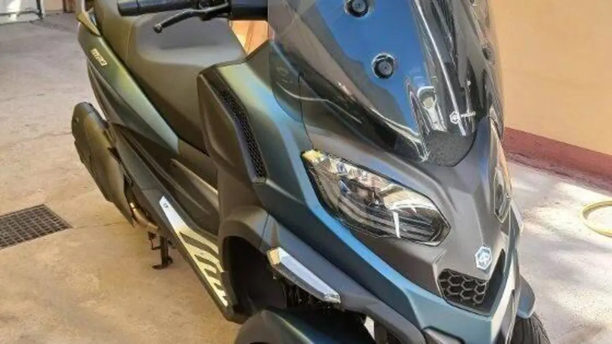 Piaggio MP3 530 Hpe Exclusive (2025 - 26)  (3)