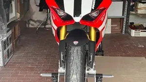 Ducati Panigale V2 Superquadro Final Edition (2024)  (2)