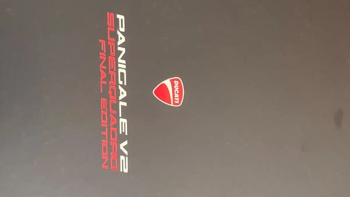 Ducati Panigale V2 Superquadro Final Edition (2024)  (5)