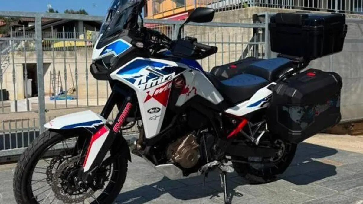 Honda Africa Twin CRF 1100L ES (2024 - 26)  (2)