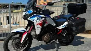 Honda Africa Twin CRF 1100L ES (2024 - 26)  (2)