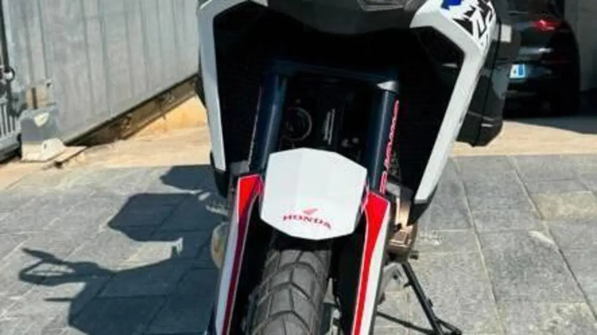 Honda Africa Twin CRF 1100L ES (2024 - 26)  (4)