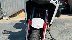 Honda Africa Twin CRF 1100L ES (2024 - 26)  (4)