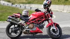 Ducati Monster S2R 1000 