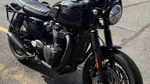 Triumph Bonneville T120 Black (2026)  (2)