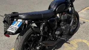 Triumph Bonneville T120 Black (2026)  (3)