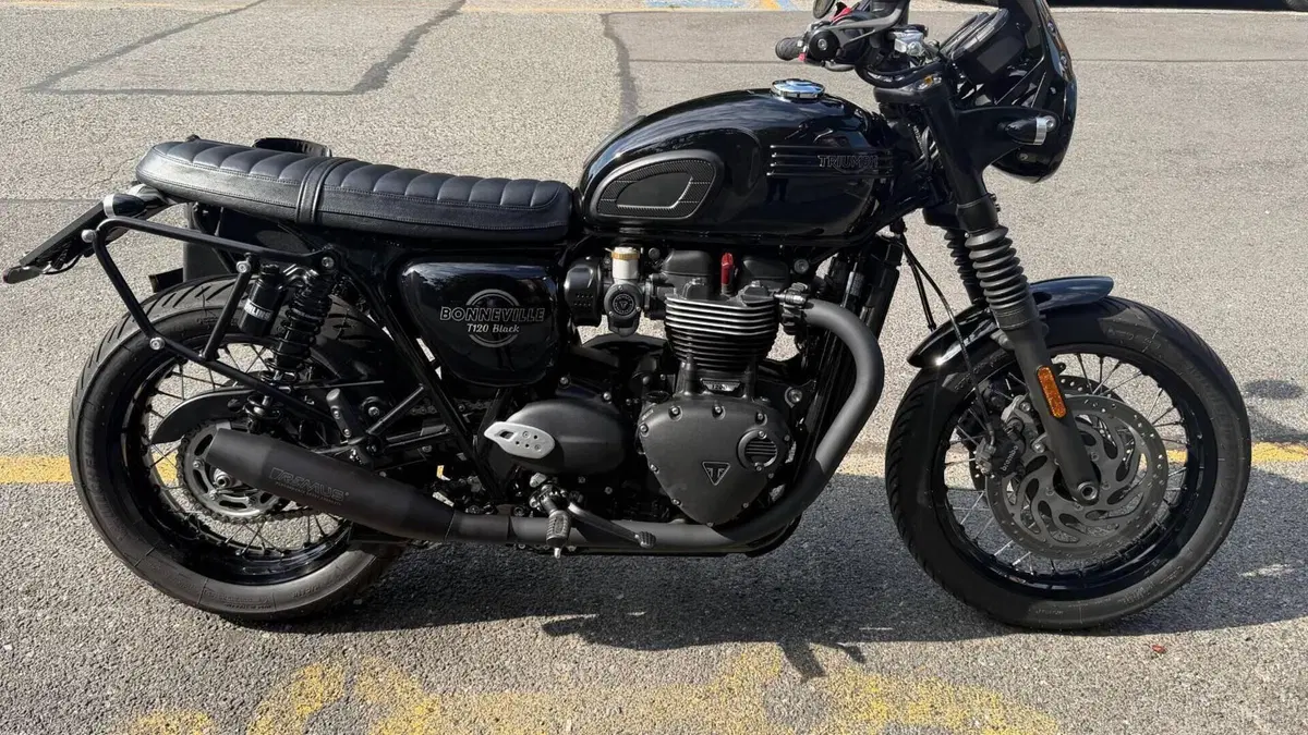 Triumph Bonneville T120 Black (2026)  (5)