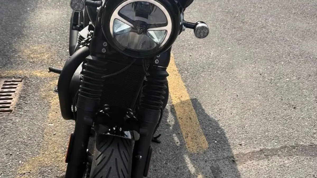 Triumph Bonneville T120 Black (2026)  (7)