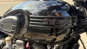 Triumph Bonneville T120 Black (2026)  (9)