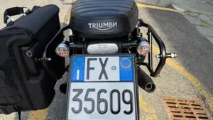 Triumph Bonneville T120 Black (2026)  (12)