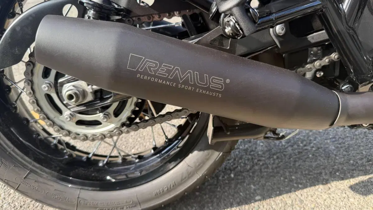 Triumph Bonneville T120 Black (2026)  (16)