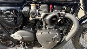 Triumph Bonneville T120 Black (2026)  (17)