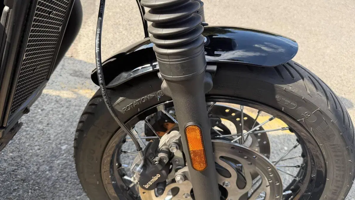 Triumph Bonneville T120 Black (2026)  (20)