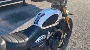 Triumph Scrambler 400 XC (2025 - 26)  (4)