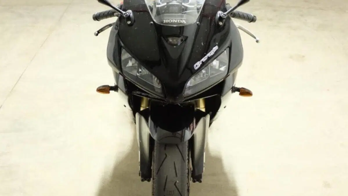 Honda CBR 600 RR (2005 - 06) 