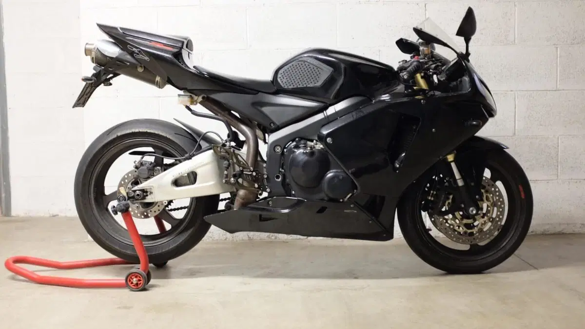 Honda CBR 600 RR (2005 - 06)  (2)