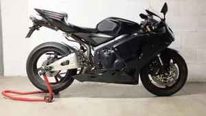 Honda CBR 600 RR (2005 - 06)  (2)