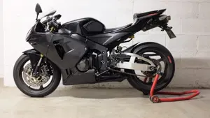 Honda CBR 600 RR (2005 - 06)  (3)