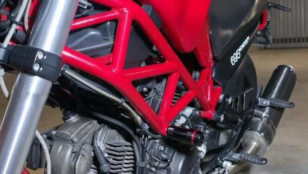 Ducati Monster 695 (2006 - 08)  (5)