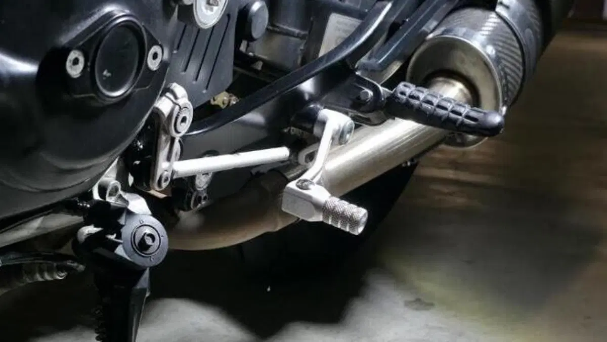 Ducati Monster 695 (2006 - 08)  (11)