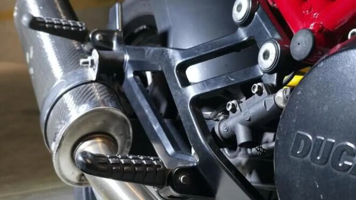 Ducati Monster 695 (2006 - 08)  (12)