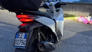 Honda SH 125i Sport (2022 - 23)  (6)