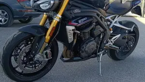 Triumph Speed Triple 1200 RS (2021 - 24)  (2)