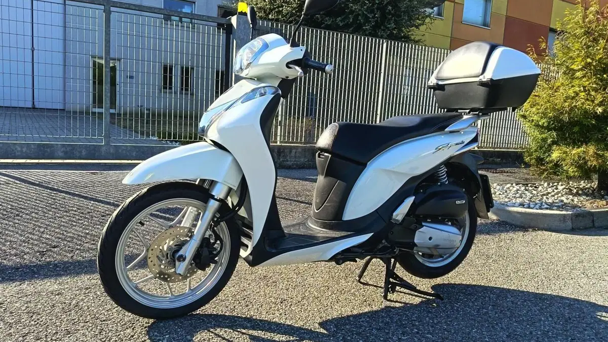 Honda SH 125 Mode (2013 - 16)  (2)