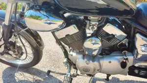 Yamaha XV 250 S Virago (1994 - 01)  (3)