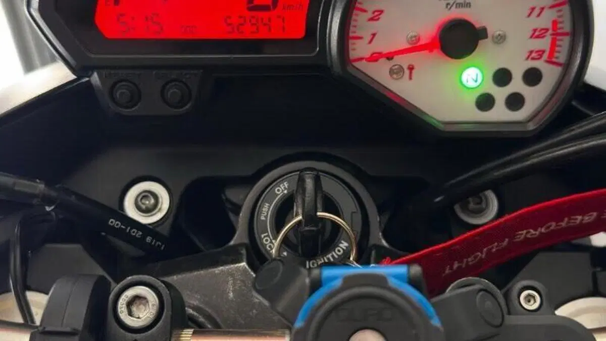 Yamaha FZ8 (2013 - 16)  (3)