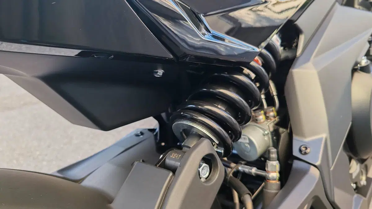 CFMOTO 650NK (2021 - 24)  (5)