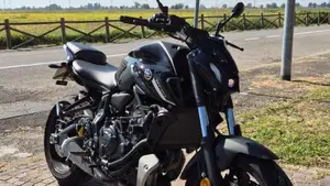 Yamaha MT-07 Pure (2023 - 25)  (2)