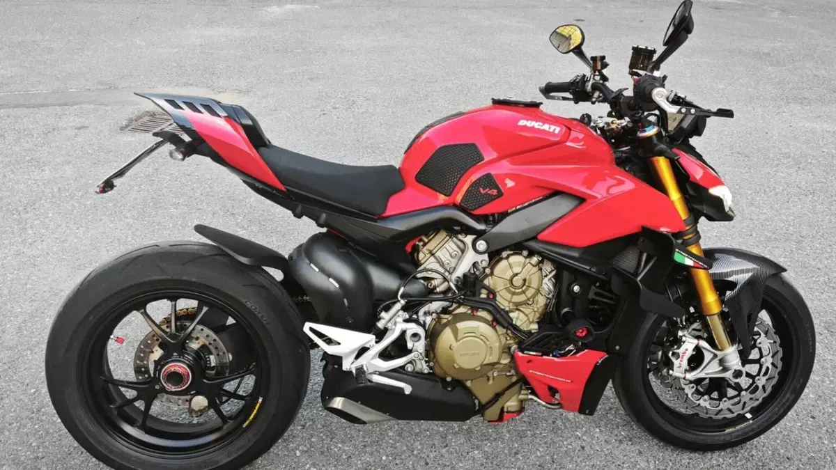Ducati Streetfighter V4 1100 S (2020) 