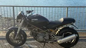 Ducati Monster 600 Dark (1998 - 01)  (4)