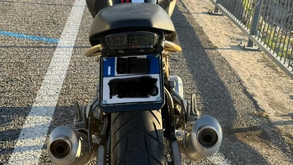 Ducati Monster 600 Dark (1998 - 01)  (6)