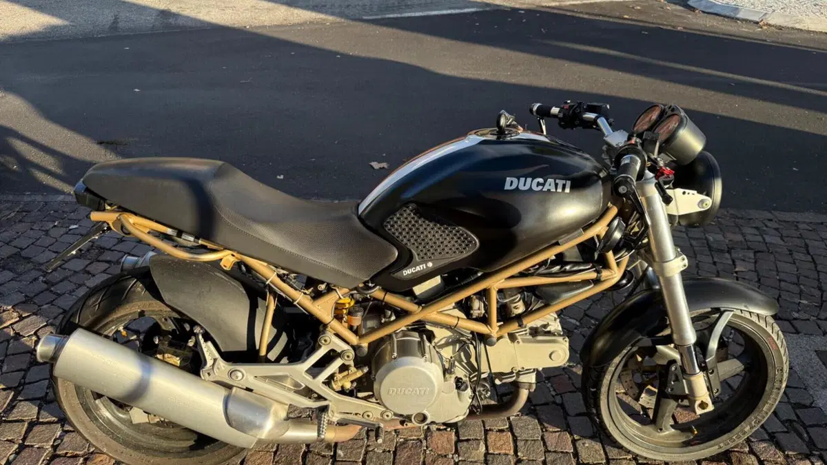 Ducati Monster 600 Dark (1998 - 01)  (8)