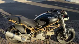 Ducati Monster 600 Dark (1998 - 01)  (8)