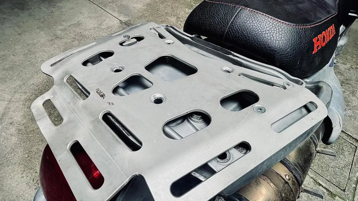 Honda NX 650 Dominator (1996 - 02)  (6)