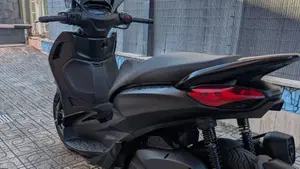 Piaggio Beverly 300 S ABS-ASR (2021 - 25)  (4)