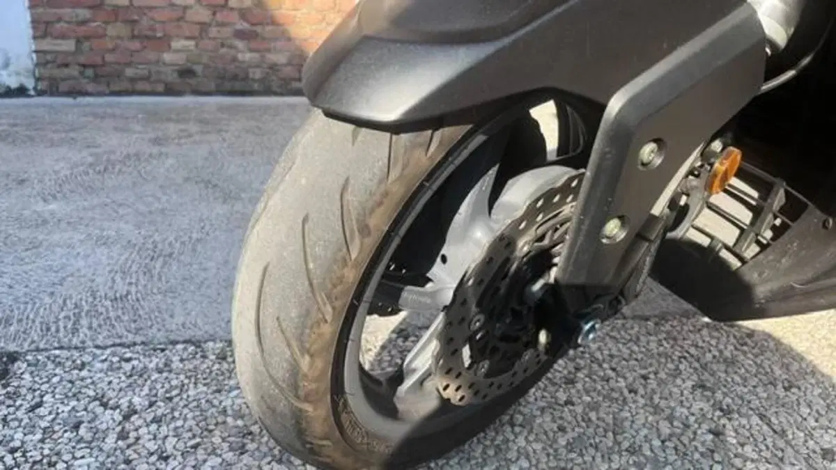 Kymco AK 550 ETS (2021 - 26)  (5)