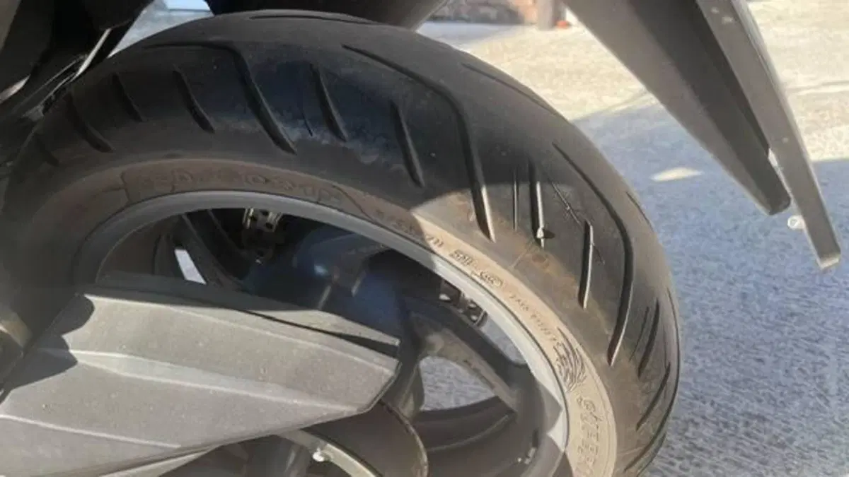 Kymco AK 550 ETS (2021 - 26)  (6)
