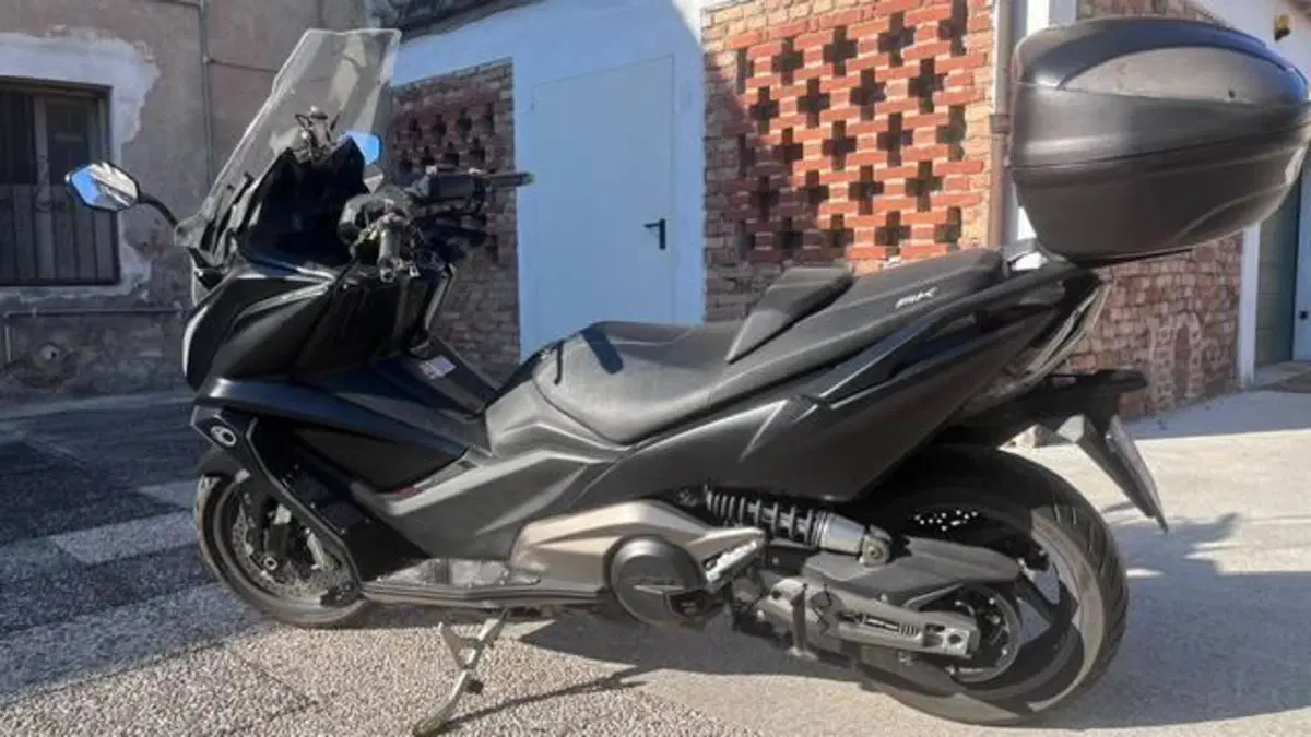 Kymco AK 550 ETS (2021 - 26)  (2)
