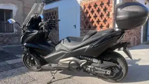 Kymco AK 550 ETS (2021 - 26)  (2)