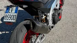 Aprilia Tuono V4 Factory (2021 - 24)  (4)